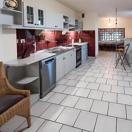 別荘 6 Bedroom Amazing In Mucharz